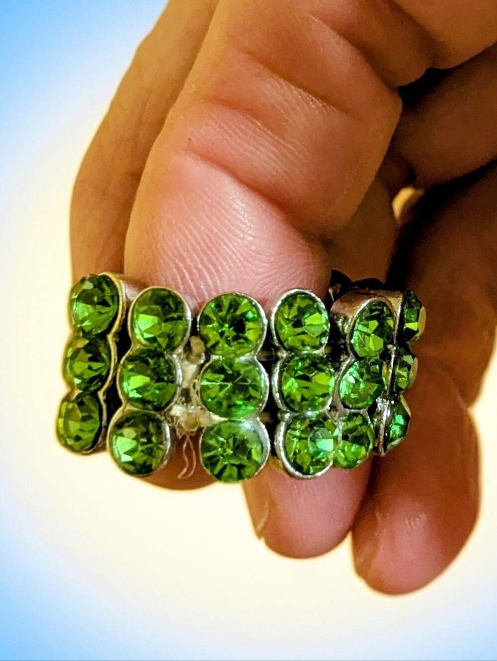 Vintage 80s 90s Triple Row Emerald Green Rhinestone Crystal Stretch Ring - Picture 1 of 14